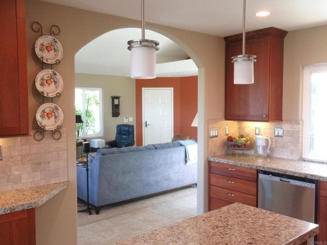 Photo - 4913 Alicante Way