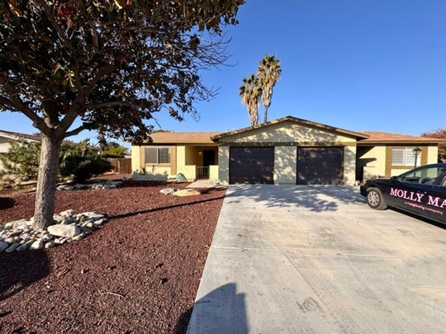 Building Photo - Charming 2 Bedroom Home in 55+ Valle Hermosa Community for Lease!