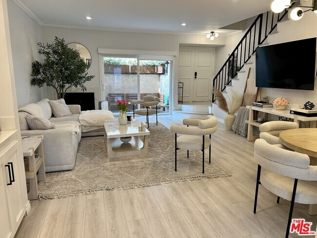 Photo - 5139 Balboa Blvd Unit 2