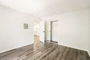 Photo - 226 S Serrano Ave