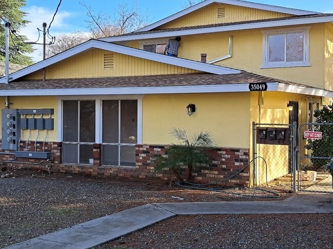 Building Photo - 35049 Cedar Ave Unit #C Rental