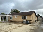 Photo - Ontario single 3 bed 2 bath single house
