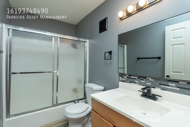 Photo - 239 50th St