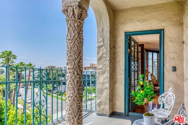 Photo - 4121 Wilshire Blvd Unit 516