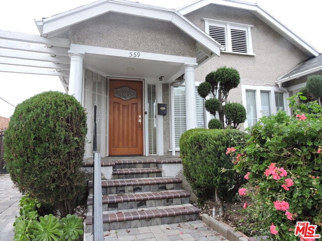 Photo - 559 N Windsor Blvd