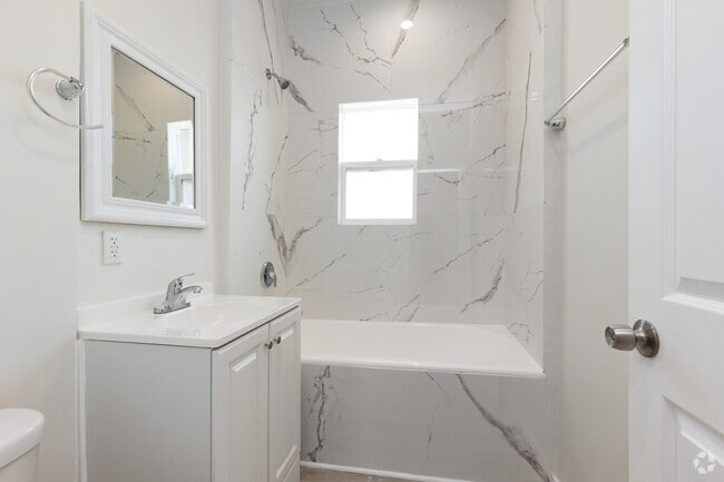 Kenmore Apartments: Junior, 1BA - 500SF - Cozy & Contemporary Studio in Koreatown