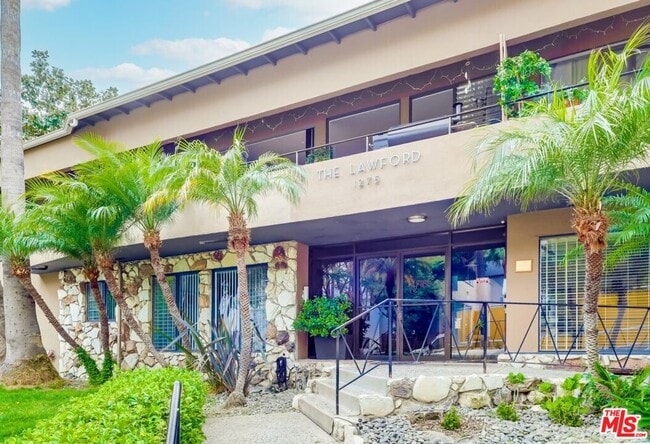 Photo - 1275 Havenhurst Dr Unit 4