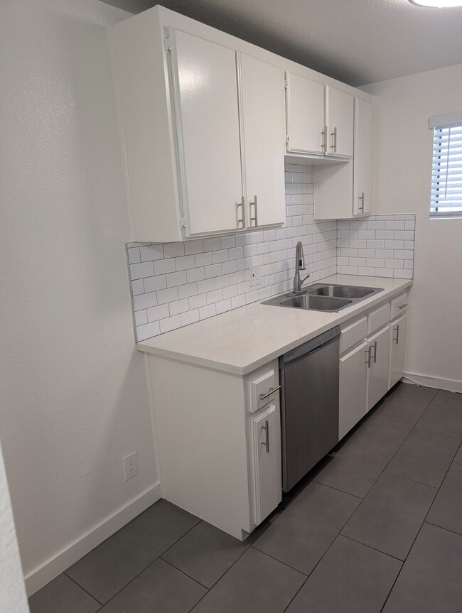 Photo - 7014 Lanewood Ave Unit 16