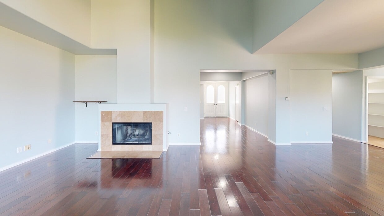 3D Tour - 5655 Como Cir