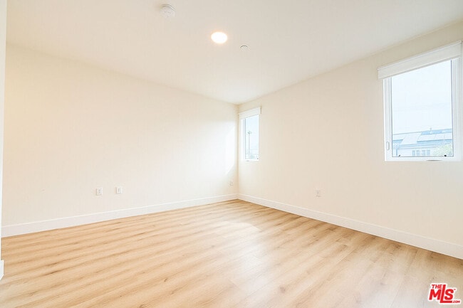 Photo - 5813 Lexington Ave Unit 201