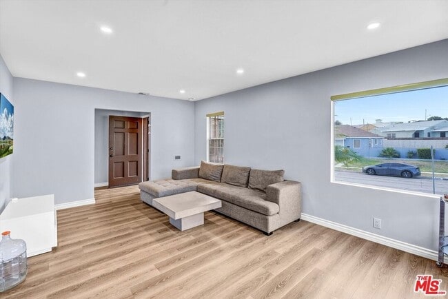 Photo - 1920 Van Wick St