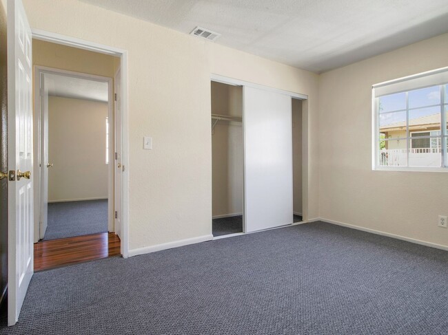 Building Photo - 3661 Nashland Ave Unit 3