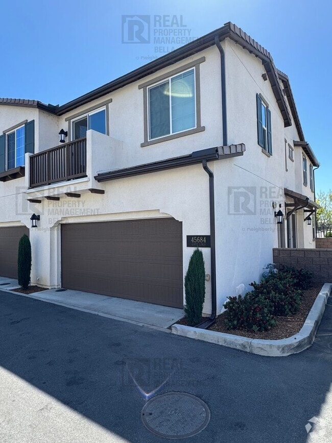 Building Photo - Spacious Temecula Condo with Luxury Amenit...