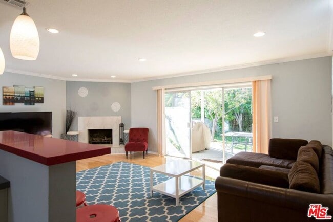 Photo - 5049 Serrania Ave