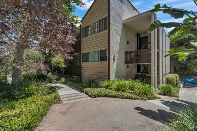 Building Photo - 6050 Canterbury Dr Rental