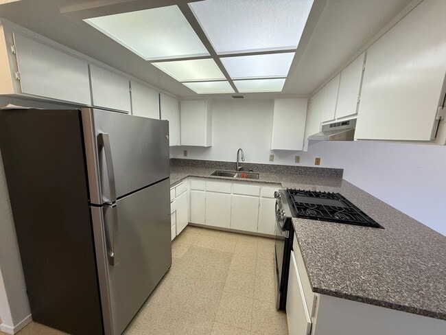 Photo - 118 W Boone St