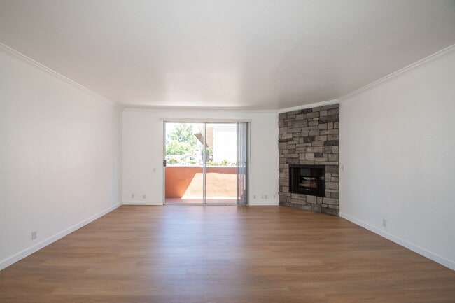 Photo - 11107 La Maida St Unit 109