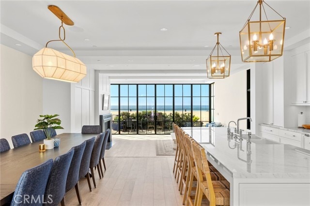 Photo - 2428 The Strand