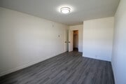 Photo - 14306 Riverside Dr Apartments