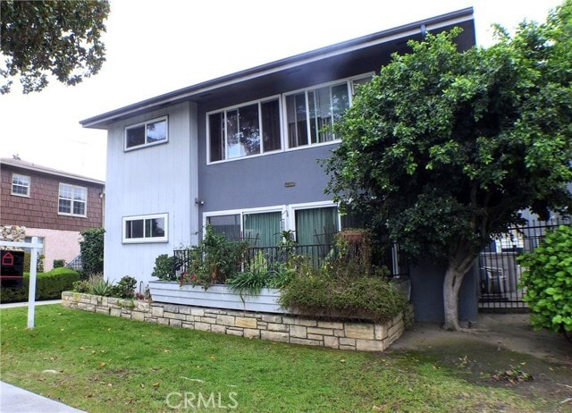 Building Photo - 700 E Carson St Unit 3