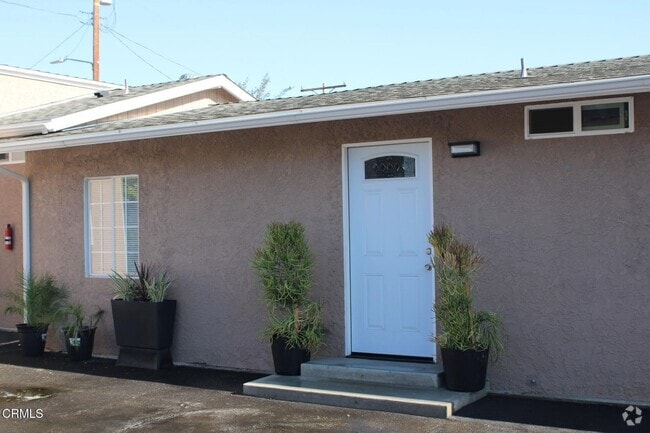 Building Photo - 10031 Marcus Ave Unit 10031 Rental