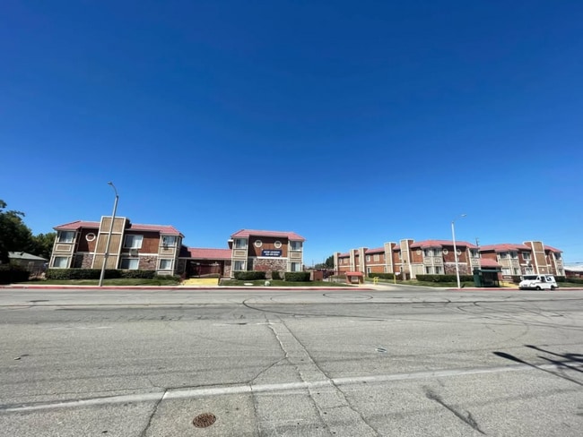 Building Photo - 38729 10th St E