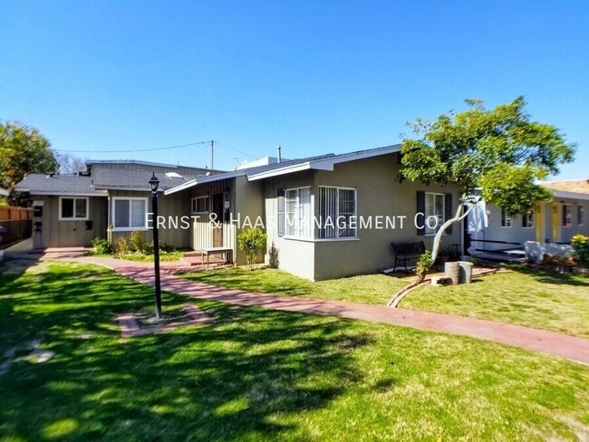 Building Photo - 1957 San Francisco Ave Unit #02