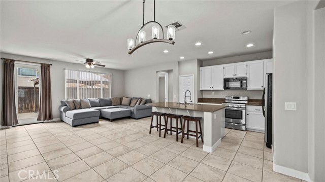 Photo - 16500 Badalona St