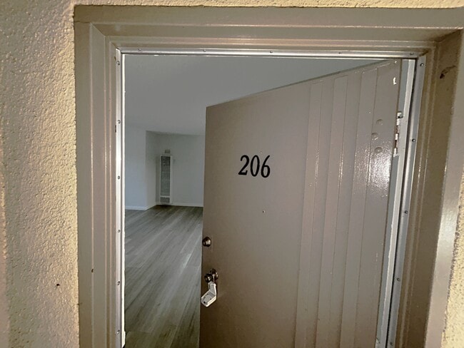 Photo - 340 Normandie Ave