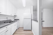 1BR, 1BA - 550SF - Kitchen - Reflections at Wyandotte