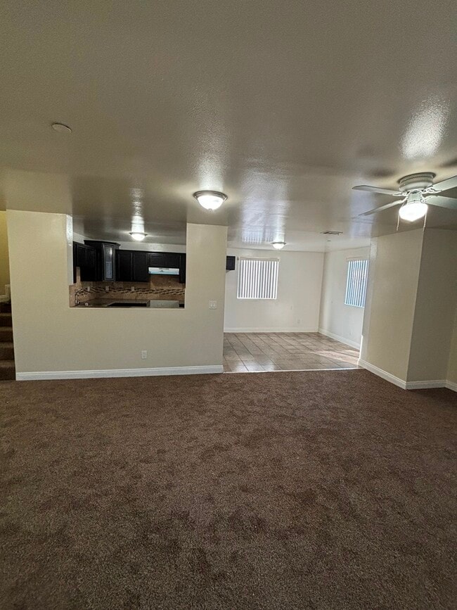 Photo - 629 W 61st St