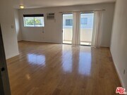 Photo - 960 Larrabee St Unit 310