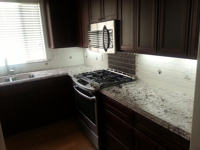 Photo - 2407 Mathews Ave