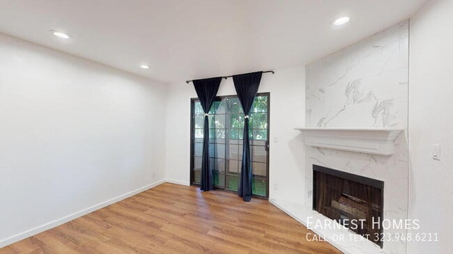 Photo - 10220 De Soto Ave Unit 11