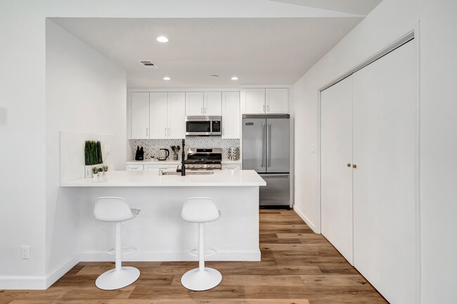 Photo - 22998 Valerio St