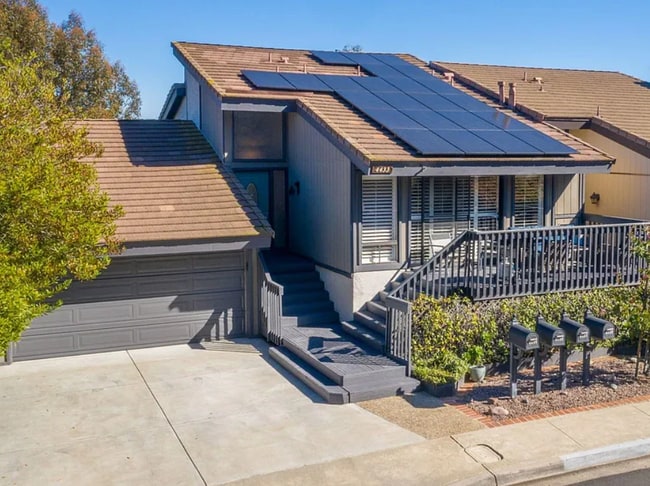 Building Photo - 4433 Date Ave