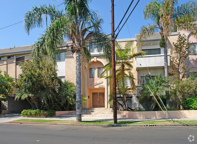 Photo - 3223 Bagley Ave.