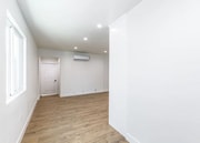 Photo - 15808 Chatsworth St House