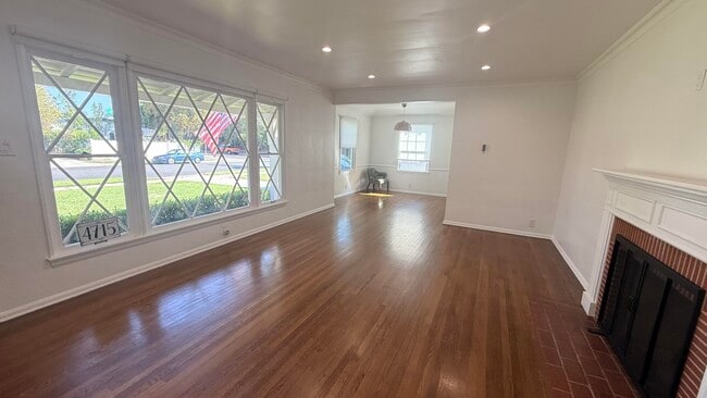 Photo - 4715 Allott Ave