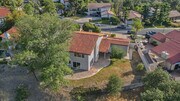 Large side yard for your enjoyment - 4352 Park Corona House