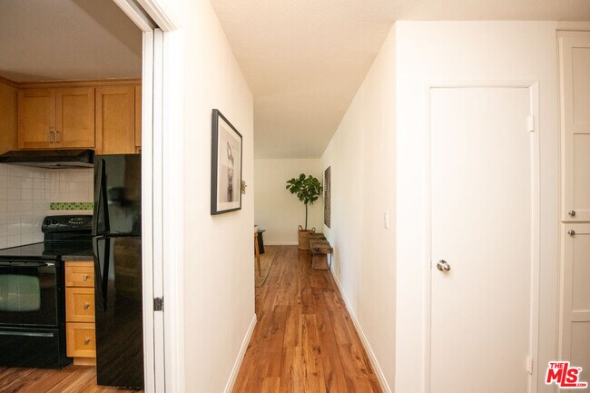 Photo - 608 Idaho Ave Unit 6