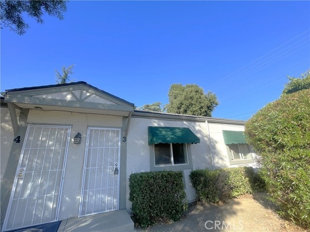 Photo - 952 E 10th St