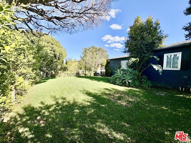 Photo - 2850 Delaware Ave