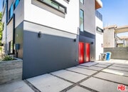 Photo - 5638 Woodman Ave