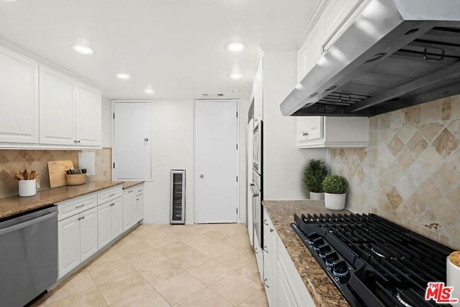 Photo - 2312 Century Hill