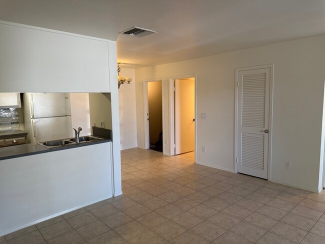 Photo - 1801 W Victory Blvd