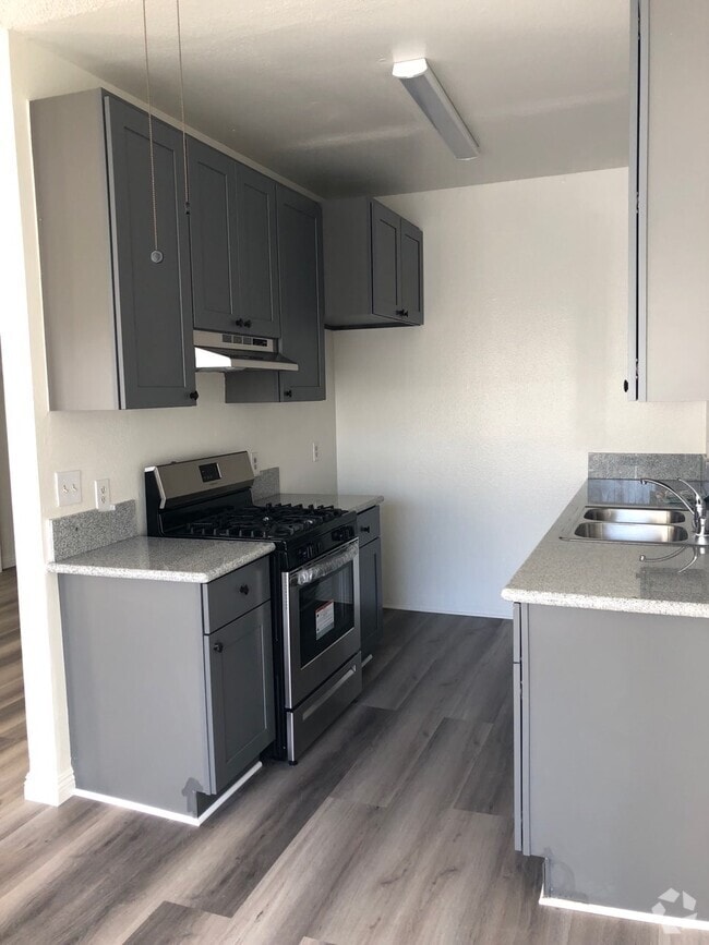 Building Photo - 1344 Serrano N Ave Unit 204 Rental