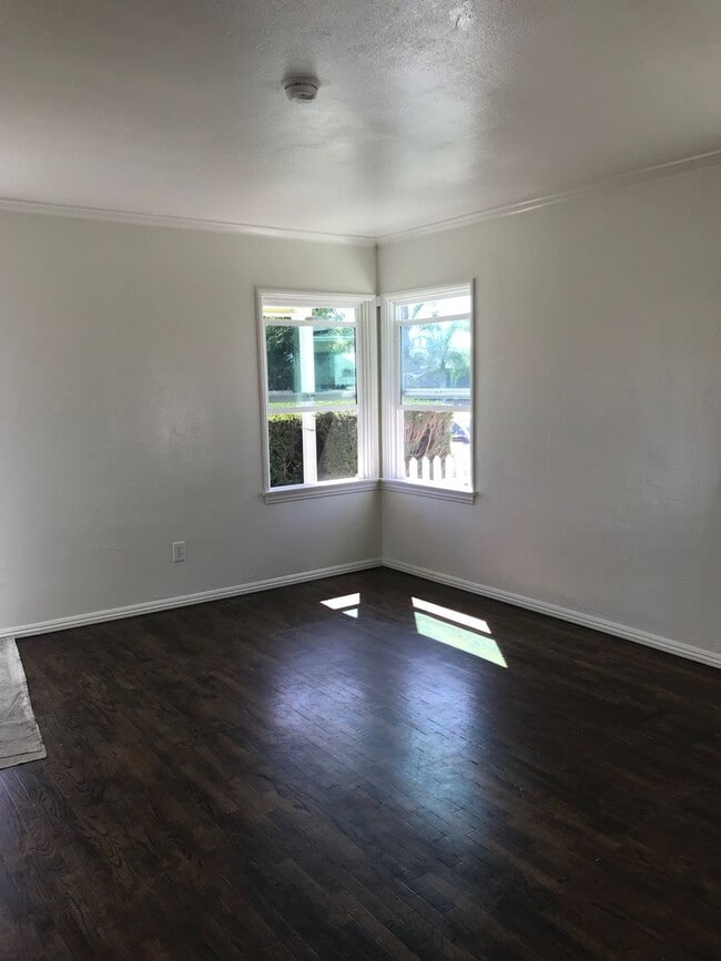 Photo - 242 E Alexander Ave