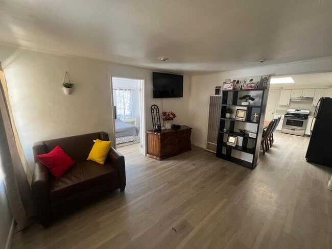 Photo - Fully Furnished 3 Bed House for Rent Campbell Ave Riverside CA