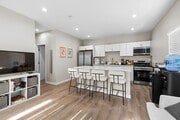 Photo - 5124 Leo St